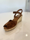 Lucia Viguera Vitelo Wedge