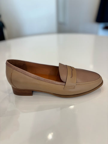 Chrissie Dilly Loafer | Camel