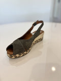 Lucia Viguera Vitelo Wedge